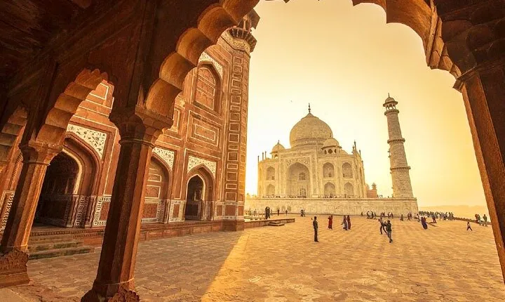 Private Taj Mahal at Sunrise and Agra Day Tour from Delhi