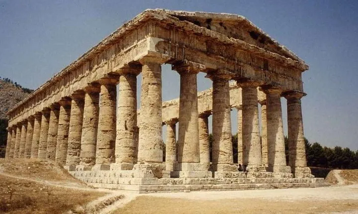 Tour from Palermo to Segesta, Erice, Trapani and salt pans