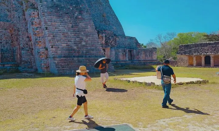 Cultural Tour in Mani and Uxmal with a Private Guide
