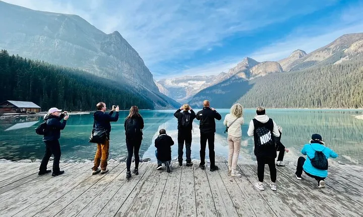 Experience Banff & Lake Louise | Moraine - PRIVATE DAY TOUR