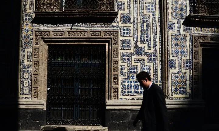 Private Tour in Mexico City with an Award Winning Author