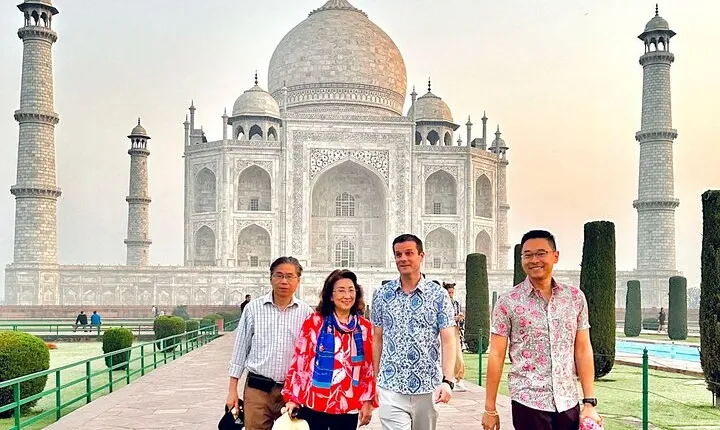 Taj Mahal and Agra Fort Day Tour From Agra Skip the Line