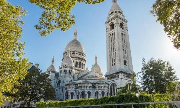 Montmartre Guided Tour with Sacré Cœur Church & City Views