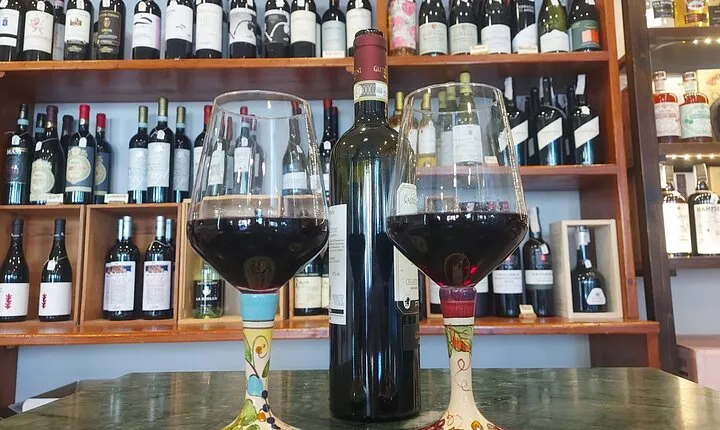 The Salon of Chianti Ceramics and Wine