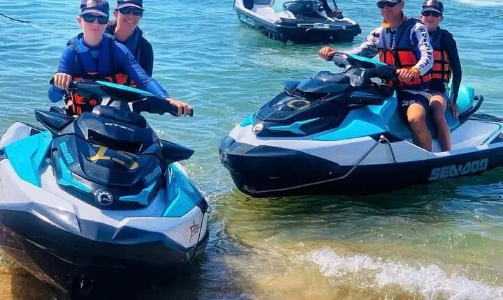 Jetsky waterspot cobbine seafood Dinner