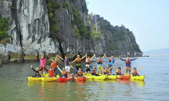 From Hanoi: Halong Bay Day Trip with Lunch and Transfers