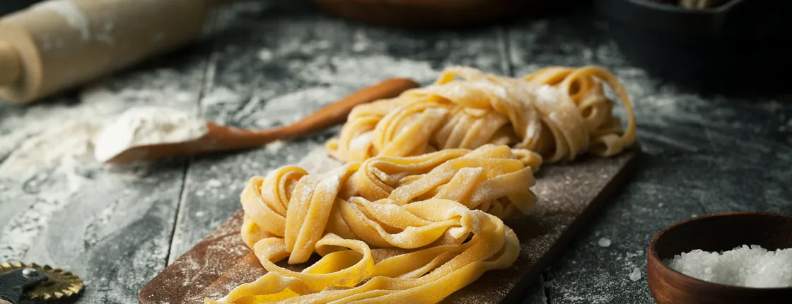 Fresh pasta cooking class and dinner in an Italian restaurant