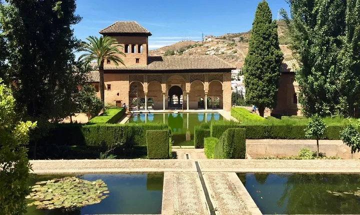 Skip-the-line: Alhambra & Nasrid Palaces guided tour