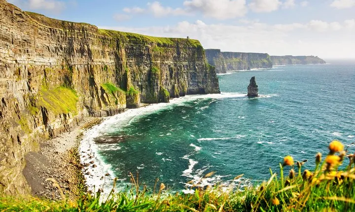 Galway to Cliffs of Moher, Aillwee Cave & Dunguaire Castle Tour