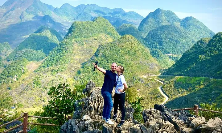 3D2N PRIVATE CAR TOUR + ENGLISH SPEAKING DRIVER (Private rooms)