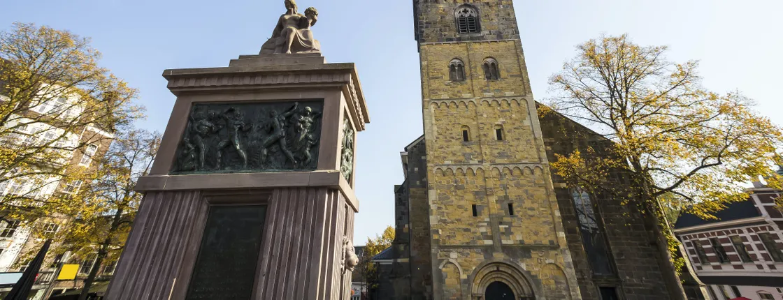 Self guided tour with interactive city game of Enschede