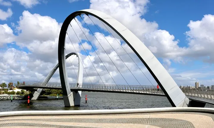 Perth Scavenger Hunt and Highlights Self-Guided Tour
