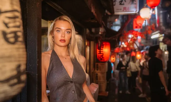 Tour with Pro Tokyo Photographer and take Edgy Unique Portraits