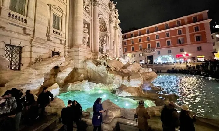 Rome: Fountains and Squares Evening Tour for Small Groups