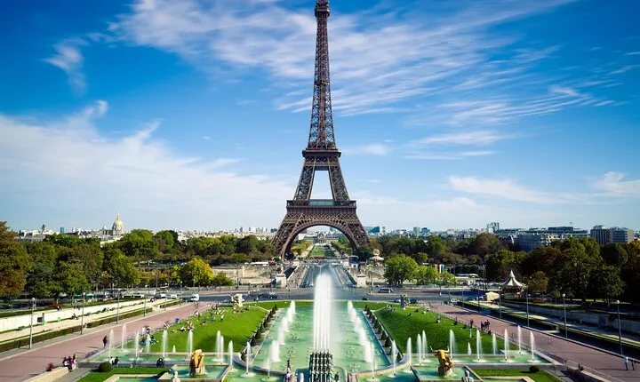 2 Day Private Trip of Paris and Towns of Normandy