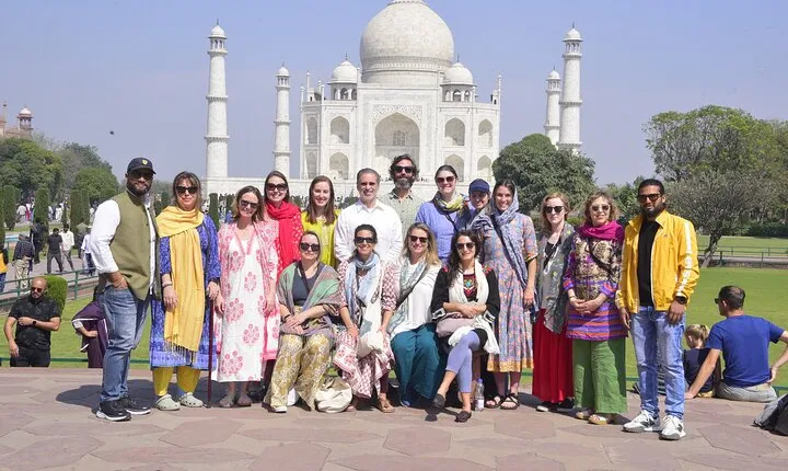 Taj Mahal & Agra Fort tour by Superfast Train Gatimaan Express