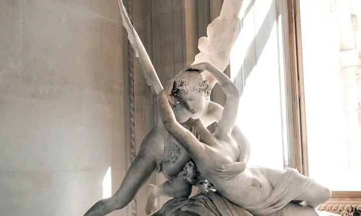 8 hours Paris Tour with Louvre Museum, Saint-Germain-des-Pres and Dinner cruise