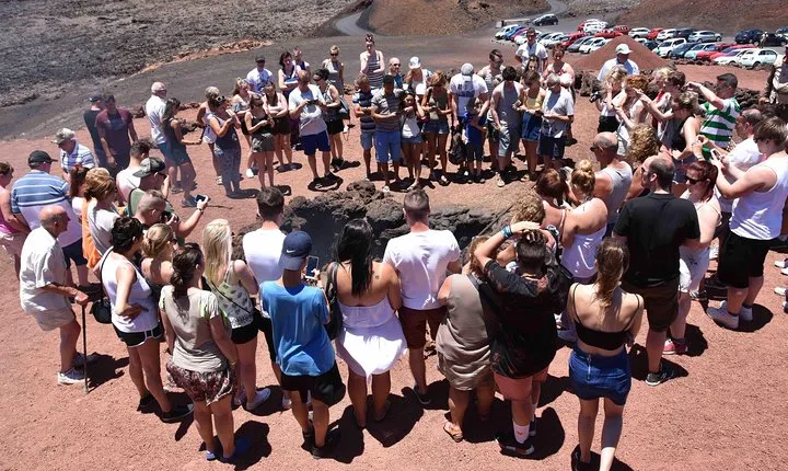Premium Tour Timanfaya National Park and Cueva de Los Verdes