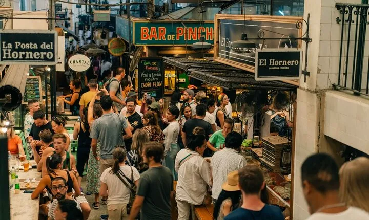 Historical Guided Food Tour of San Telmo with street food/drinks!