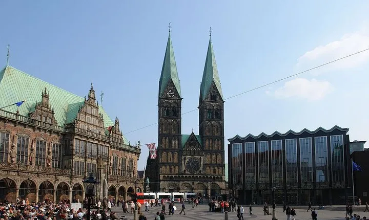 Bremen - Guided walking tour of city center