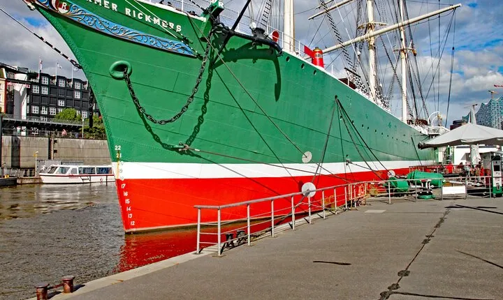 Rickmer Rickmers Museum Guided Tour with Transfers