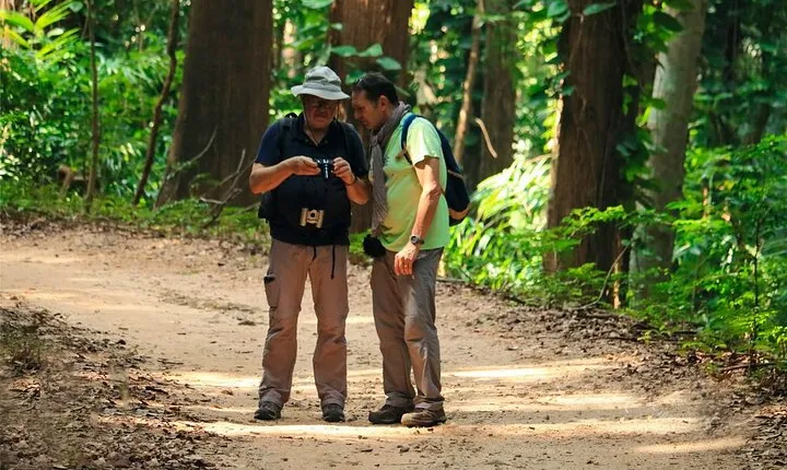 Hiking in Kandy Udawattakele Forest Reserve
