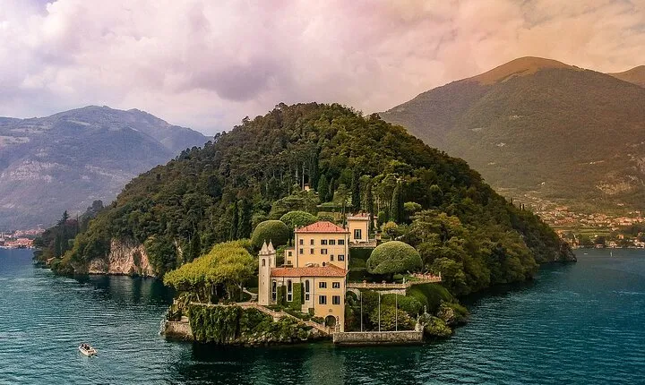 Private Transfer from Milan to Munich with 2 Hours of Sightseeing