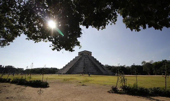 Valladolid Tourist Shared Transport to Chichen Itza & Two Cenotes