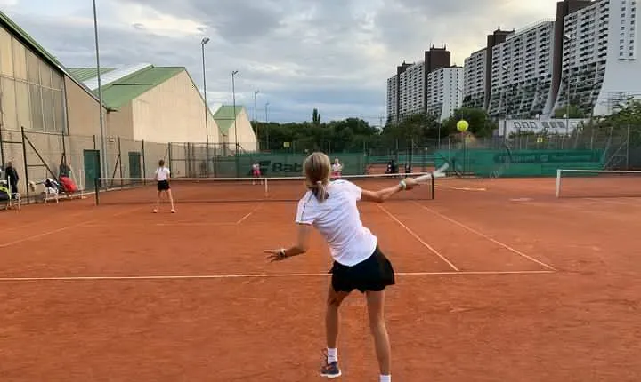 Play Super Friendly Tennis In Vienna