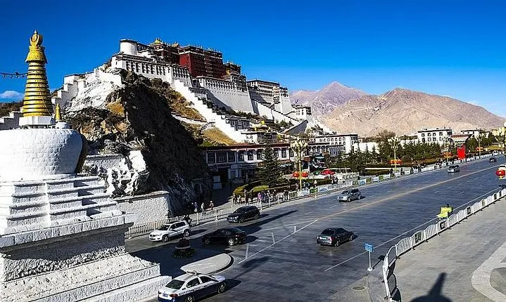 [Classic Route] Tibet Panorama 11-Day Tour—Lhasa + Nyingchi + Shigatse + Everest Base Camp + Namtso