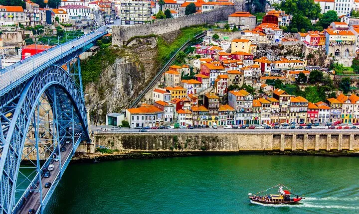 Porto City Tour Full Day with Lunch and Six Bridges Cruise - Private basis