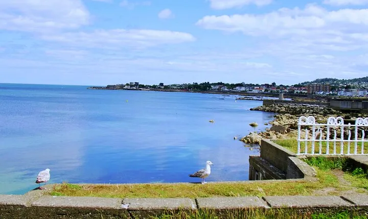 Self-Guided Audio Tour of Scenic Coastal Dublin (Dun Laoghaire)