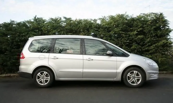 Heathrow Airport – Gatwick Airport or vv for 1-6 Pax