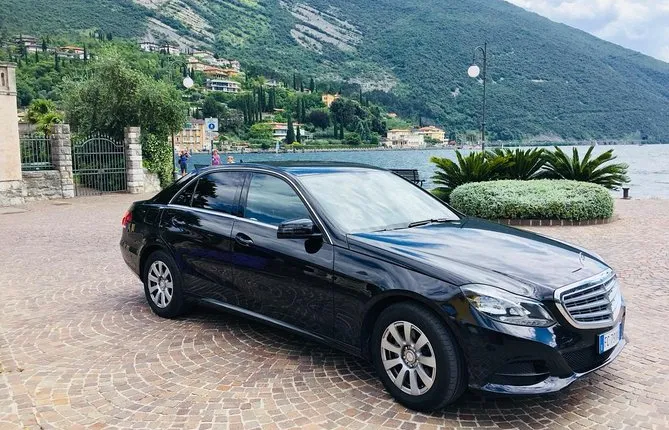 Geneva Airport (GVA) to Geneva - Arrival Private Car Transfer