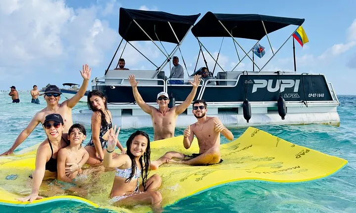Private Pontoon Tour in San Andrés