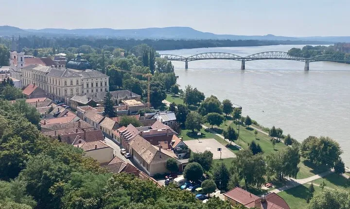 Danube Bend Private Tour to Esztergom, Visegrád and Szentendre