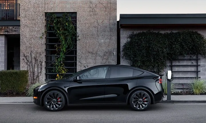 Private transport from Paris to Charles de Gaulle airport