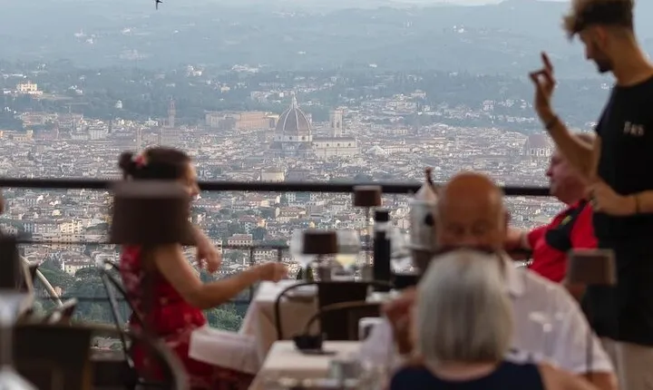 The Panoramic Hills of Florence Tour with Food and Wine