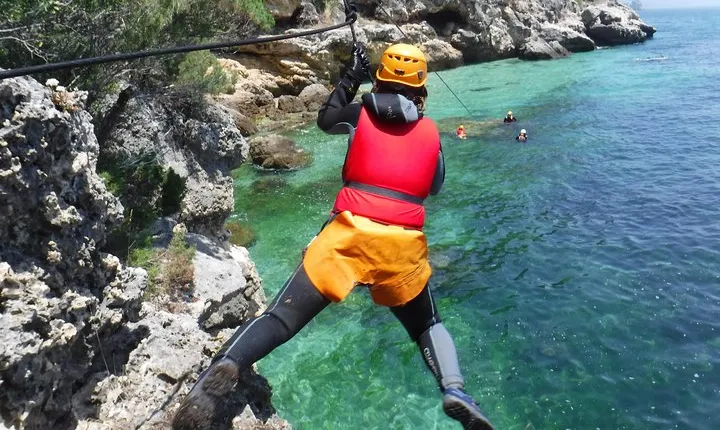Coasteering at Portinho da Arrábida