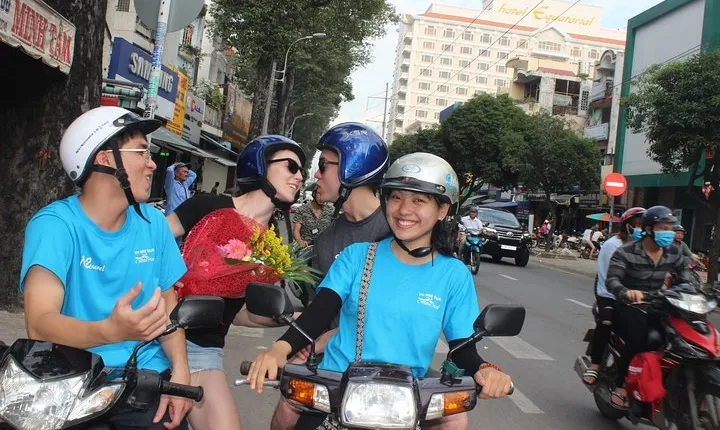 Private Sagion City tour by motorbike