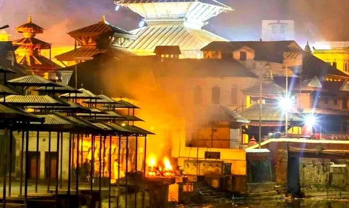 Pashupatinath Temple, Hindu Crematorium and Aarati in-depth Tour