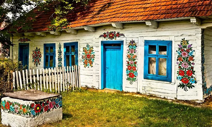 Zalipie- painted village, private tour from Krakow