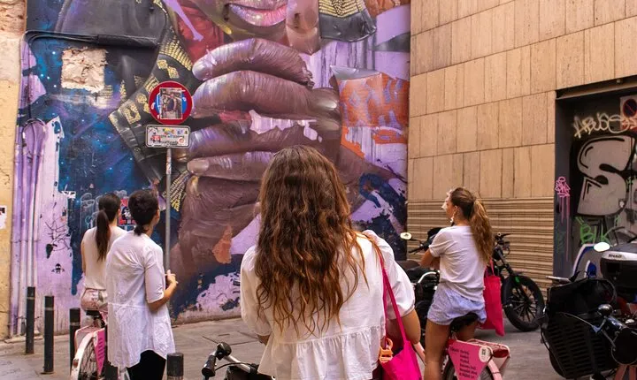 Barcelona Moco StreetArt Bike Tour