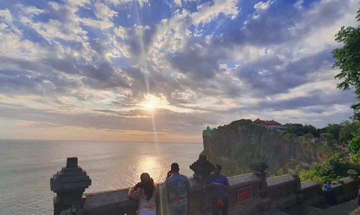 South Bali Iconic GWK, Melasti Beach and Uluwatu Kecak Sunset