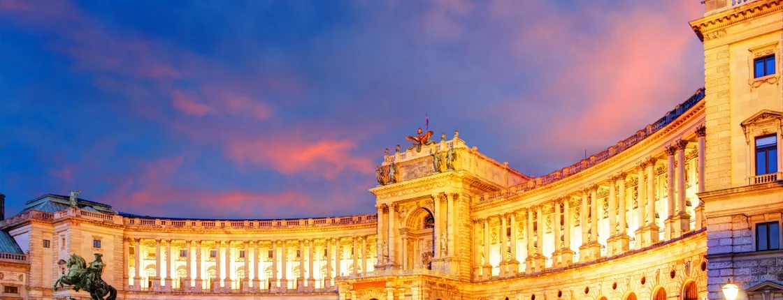 One hour Vienna night bus tour