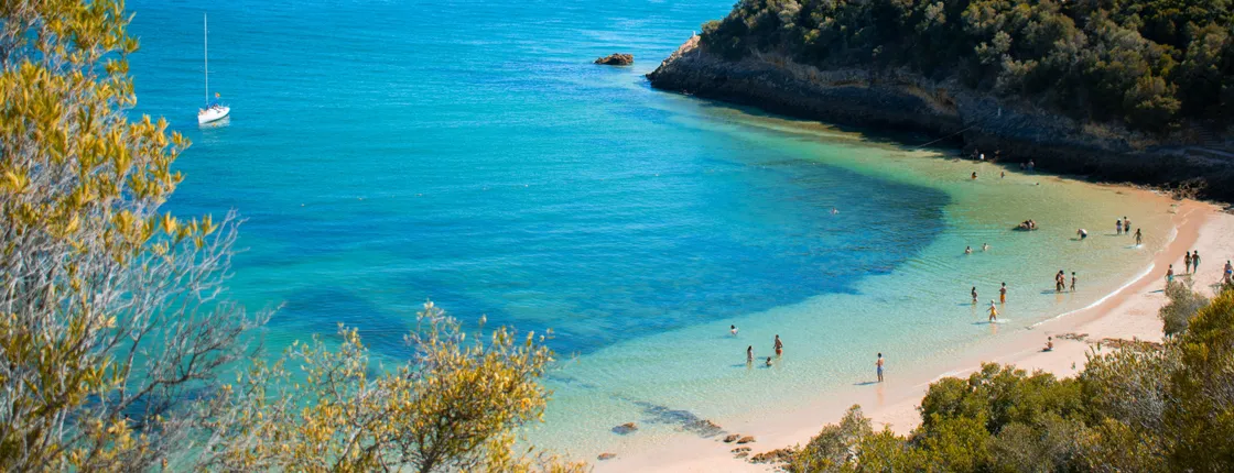 Arrábida snorkeling tour and wine tasting from Lisbon