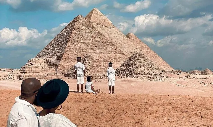 The best private inclusive half day tour at Giza pyramids .
