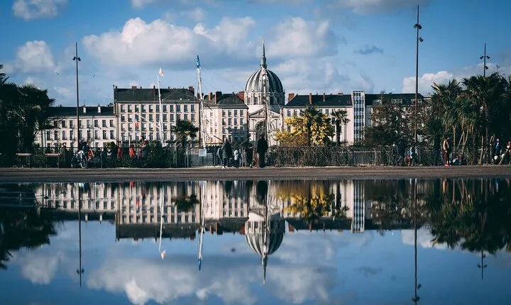 Explore Nantes in 60 minutes with a Local