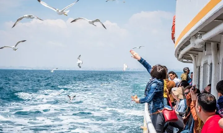 Full-Day Princes Island Tour with Lunch from Istanbul