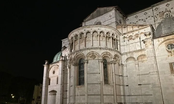 Night Walking Tour in Lucca